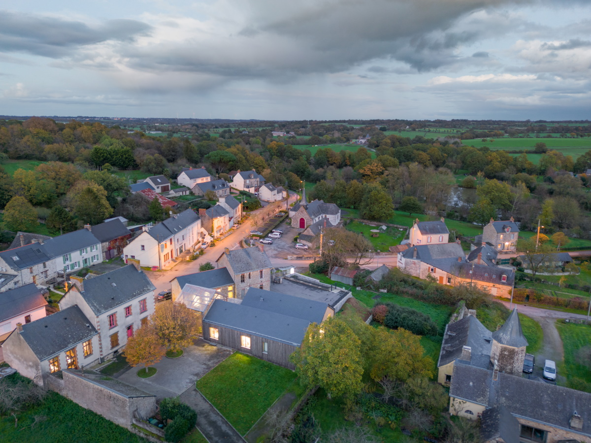 2212-Ecole-Loom architectes-Mouais-F.Dantart-Non libre de droits-Drone-8